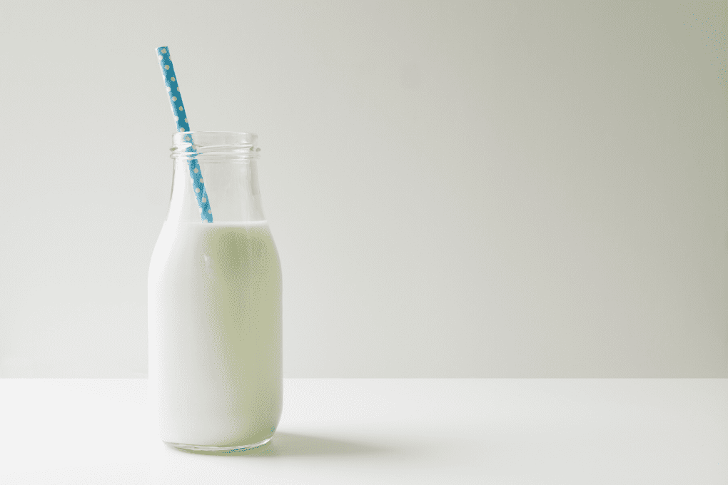 https://www.newenglanddairy.com/wp-content/uploads/Can-you-freeze-milk.png