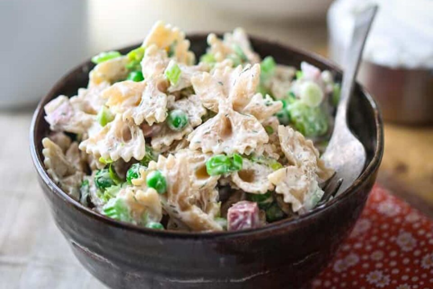 HEALTHY PASTA SALAD WITH HAM AND PEAS