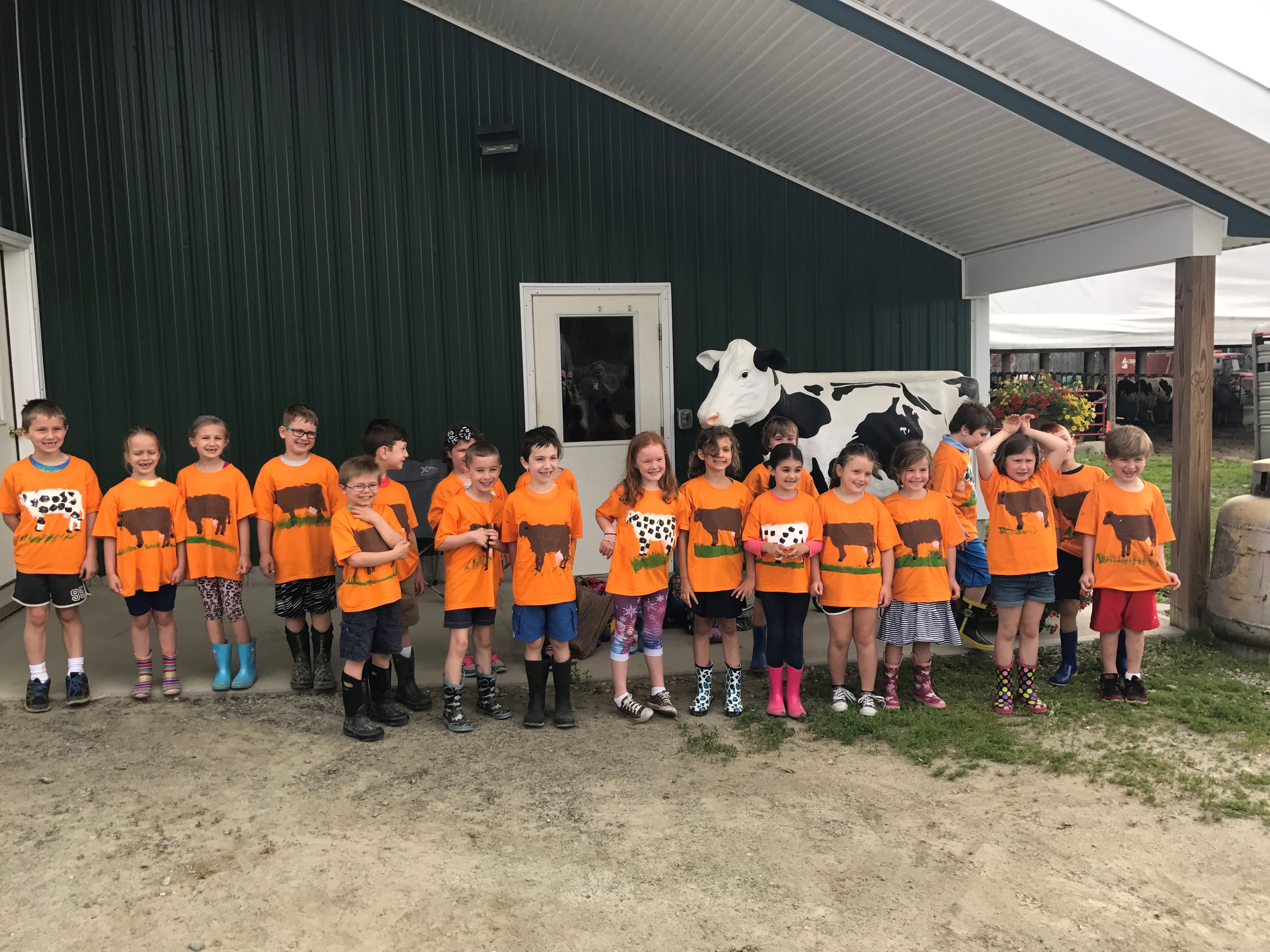 elementary school students touring a Vermont dairy farm